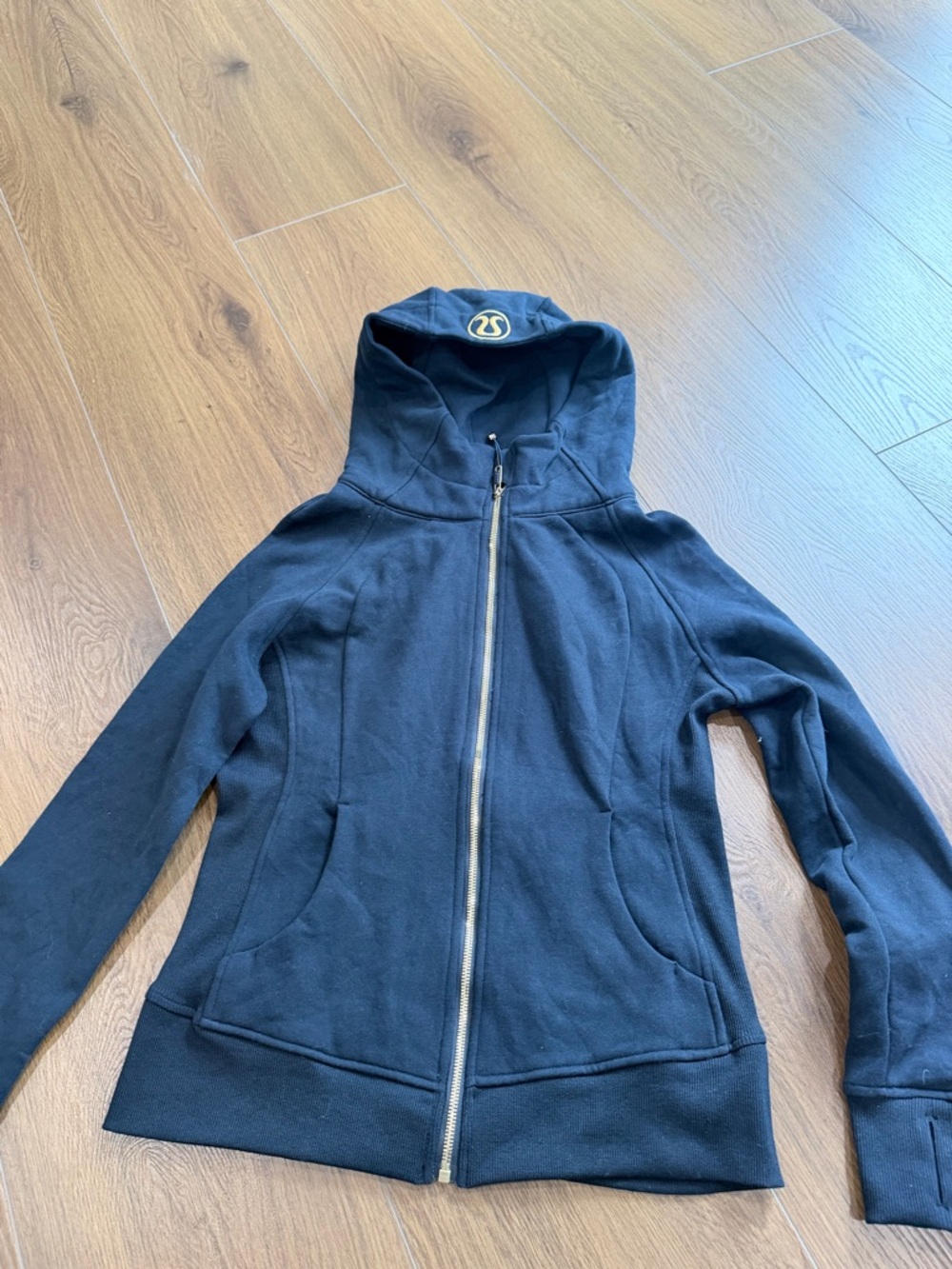 New Lululemon Scuba Full-Zip Hoodie with gold zipper without tag - Picture 13 of 13